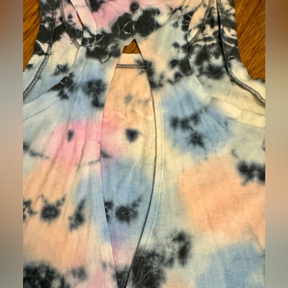 PINK Tie-Dyed Tank ~ Size M ~ - Picture 5 of 5